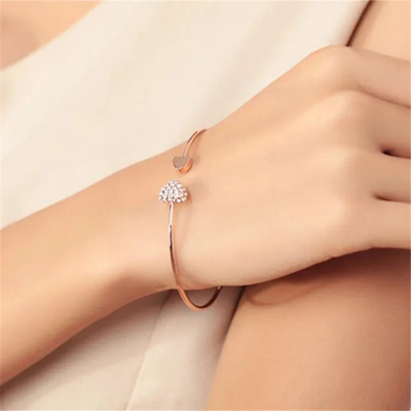 DOUBLE HEART BRACELET