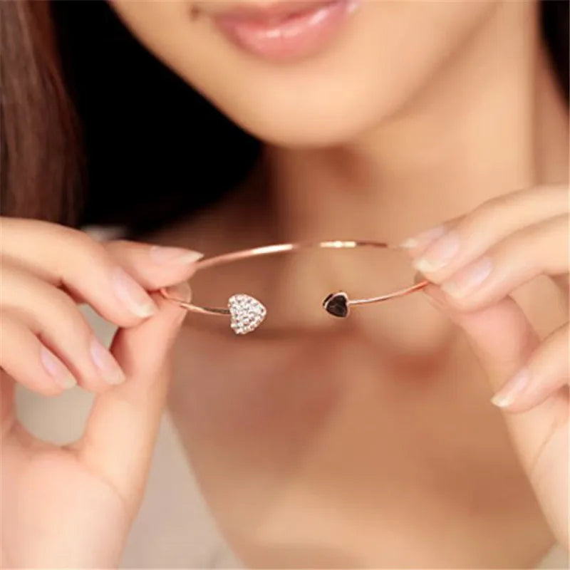 DOUBLE HEART BRACELET
